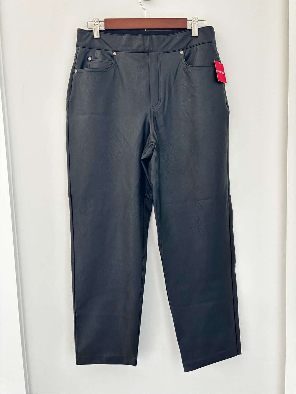 NWT SPANX Leather-Like Slim Straight Pants Luxe Black Size Large Stretch - Picture 2 of 16